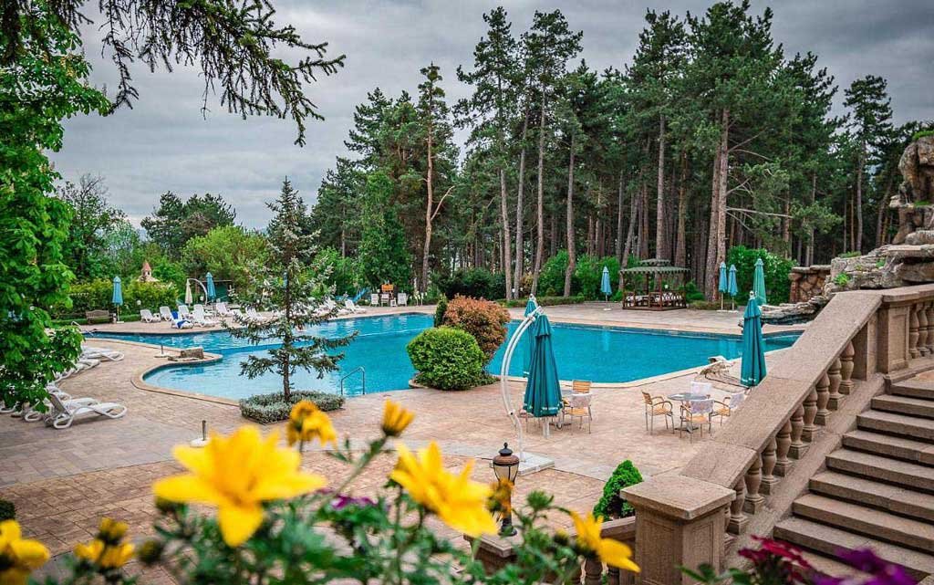 La preciosa piscina de Spa Hotel Dvoretsa